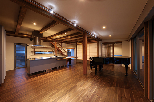 <span>香川県</span>室内外のあらゆる空間を <br>高度な技術で具現化