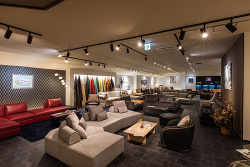 <span>大阪府</span>単なる生活道具を超えた <br>人生を豊かにする一脚