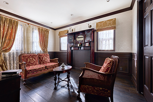 <span>東京都</span>夢や憧れの詰まった <br> こだわりの輸入住宅