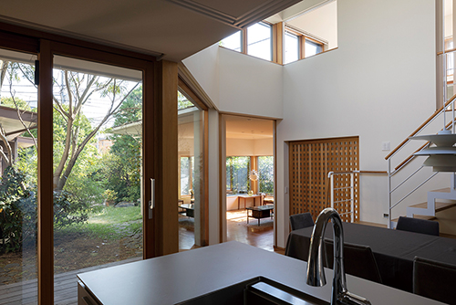 <span>東京都</span>時を経て味わいの増す <br>四季を感じる住まい