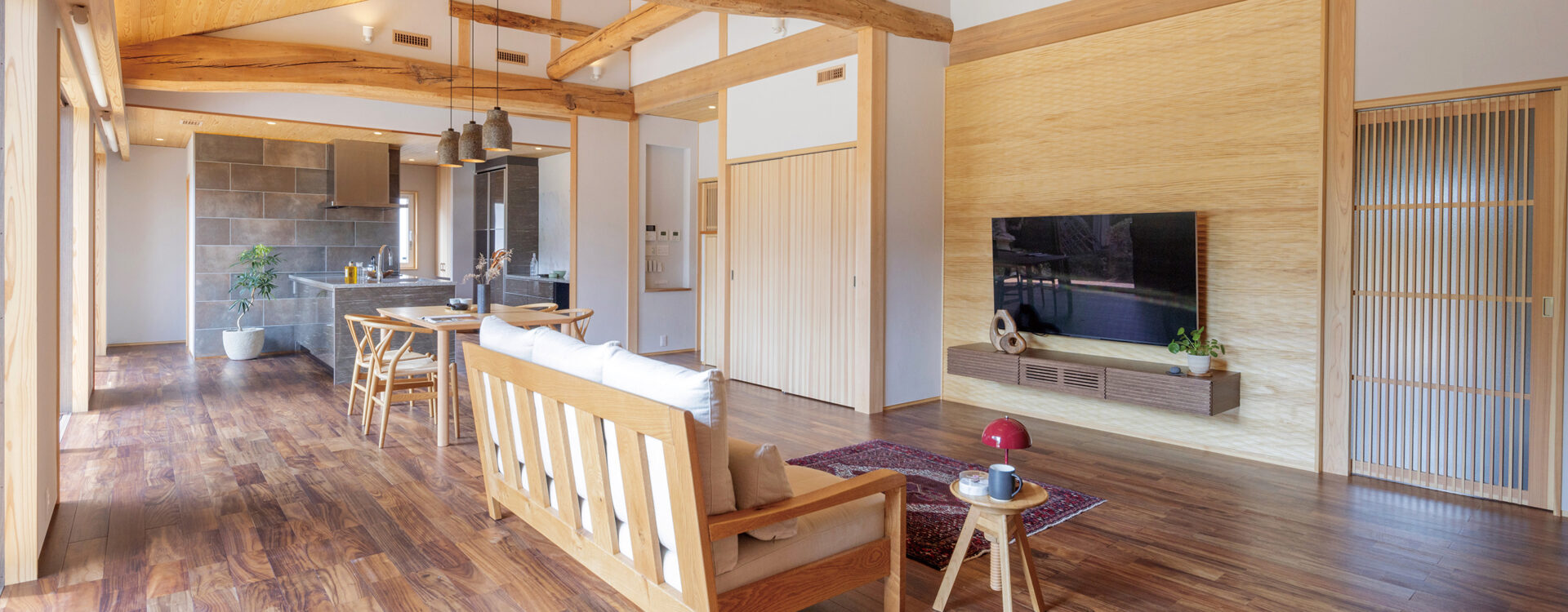 <span>愛知県</span>匠の技と工法で <br>世界に一つの家づくり